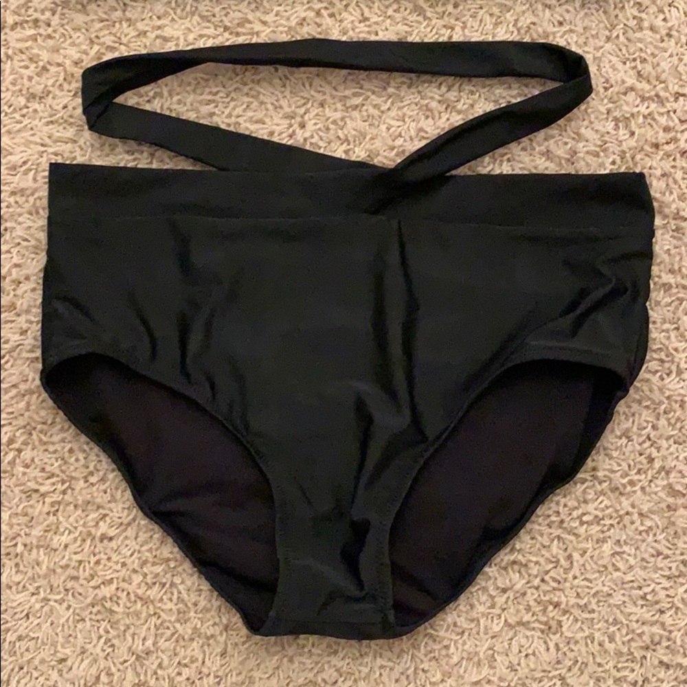 Bikini Set - Picture 2 of 6